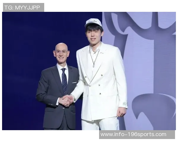杨瀚森在体育画报NBA模拟选秀中被黄蜂以第33顺位选中引发热议